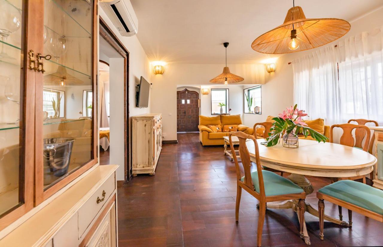 Villa Corralejo Bay Beachfront Corralejo By Holidays Home Exteriör bild
